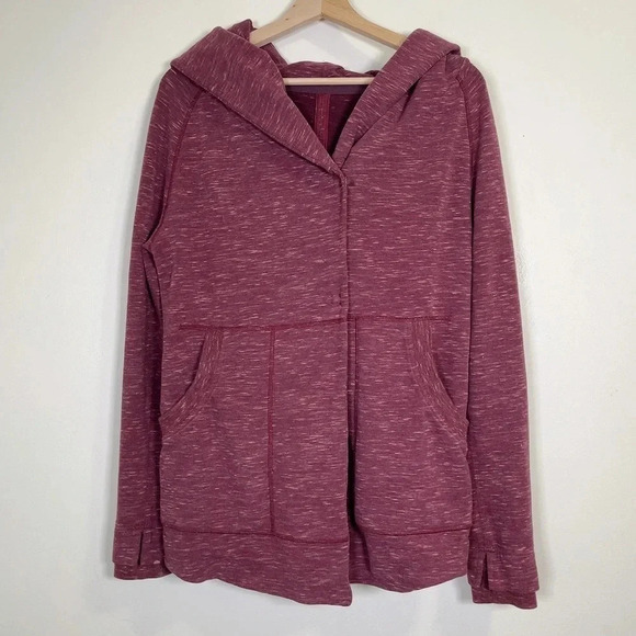 LULULEMON | FIND YOUR CENTRE WRAP IN RUST BERRY - Picture 4 of 16